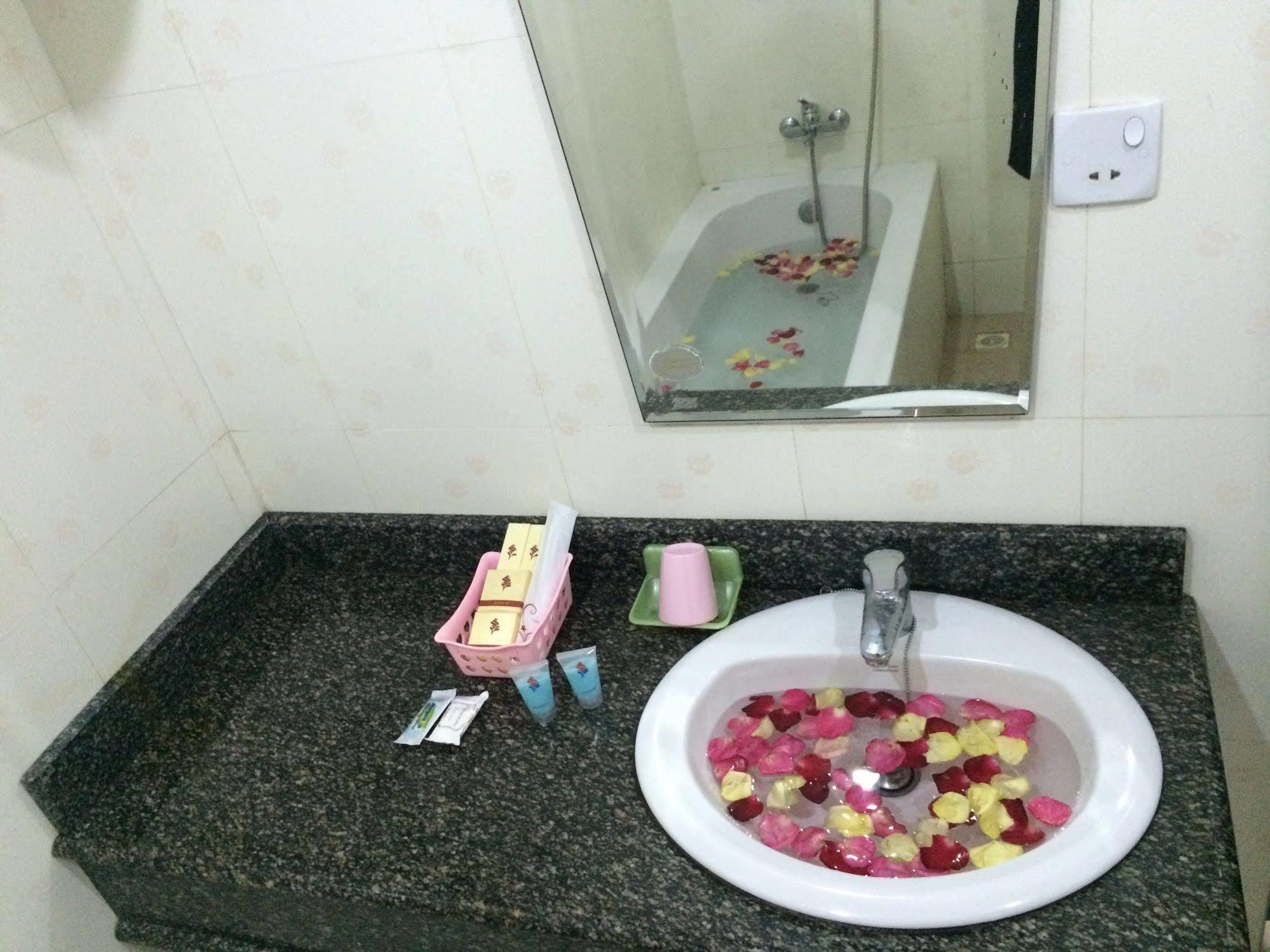Hotel Glory Yangon Luaran gambar