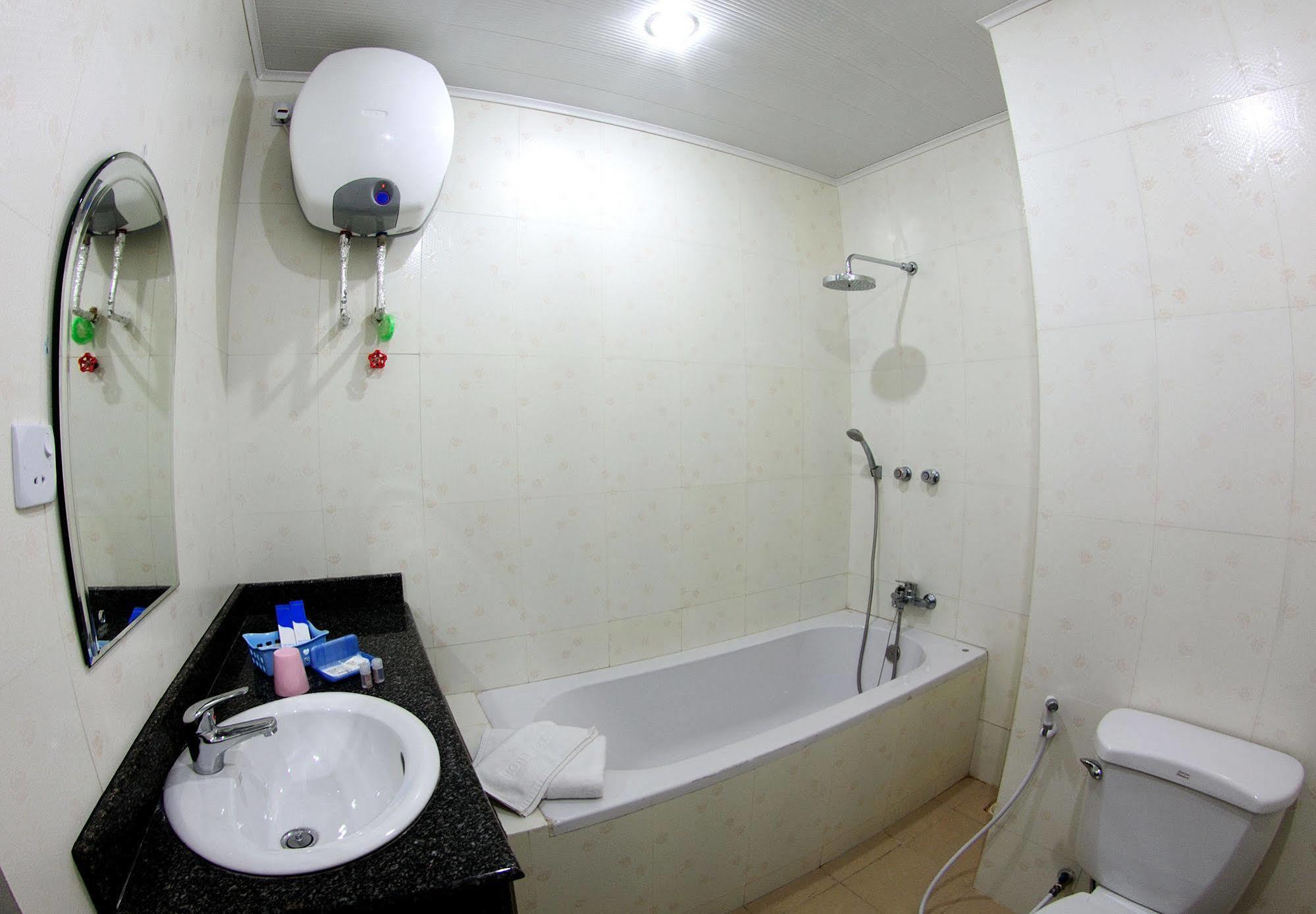 Hotel Glory Yangon Luaran gambar