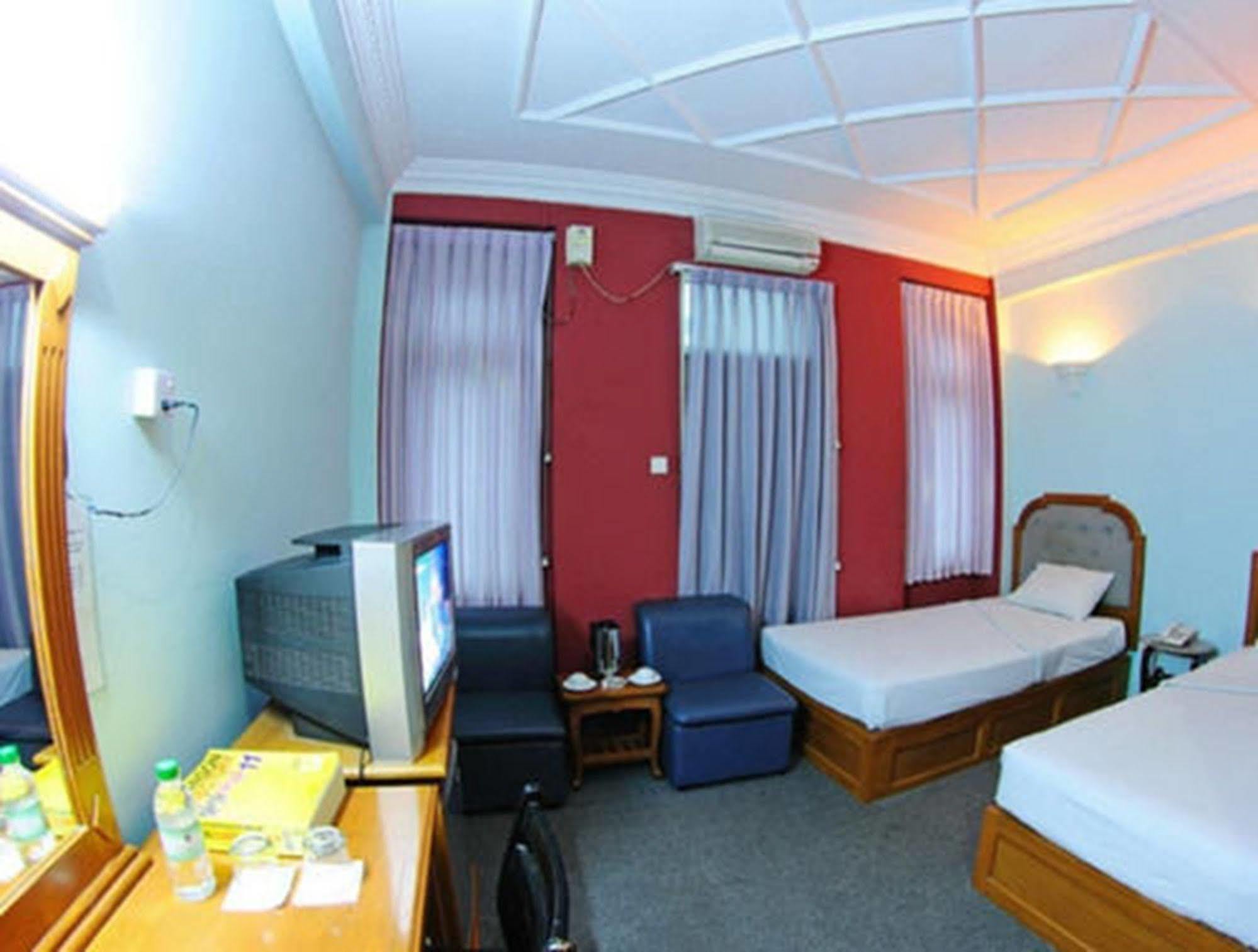 Hotel Glory Yangon Luaran gambar